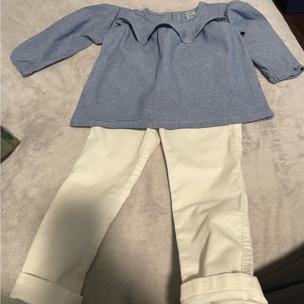 Baby GAP Cream Skinny Fit Pants with chambray shirt. (2 PIECES)